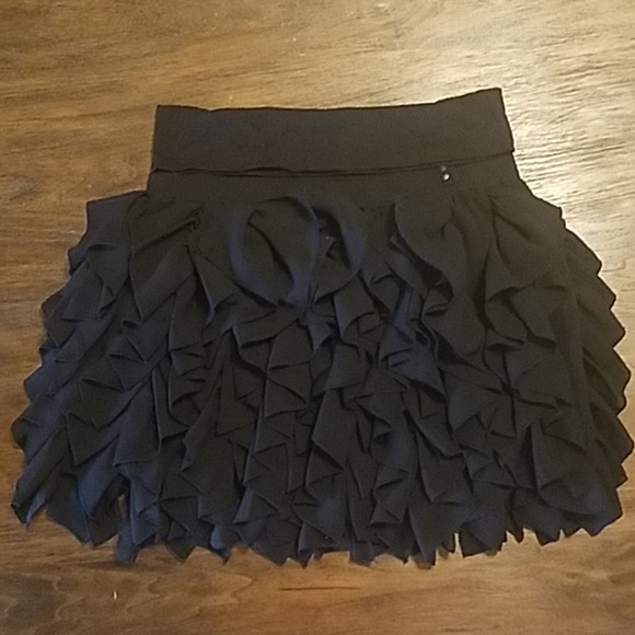 DKNYC Dresses & Skirts - DKNY skirt with flounces size 4